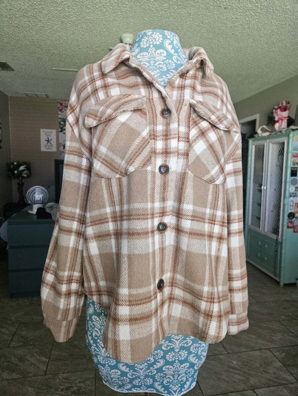Women’s Plaid Button-Up Shacket Jacket - Camel & White